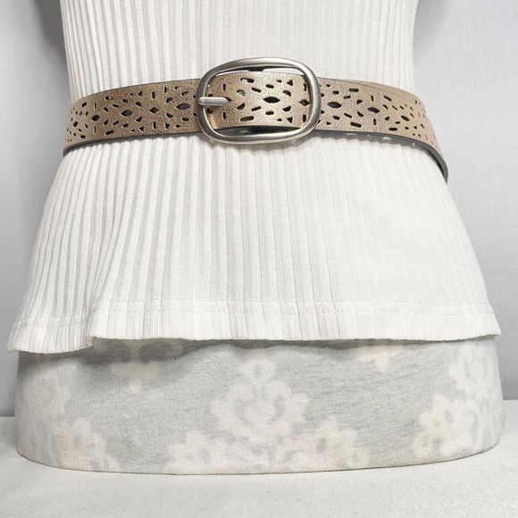 Kohls Womens Reversable Belt Large Waist Black Gold Perforated Pattern - Picture 3 of 16